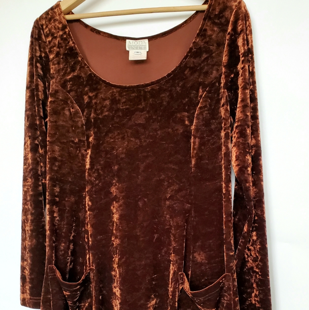 Crush velvet dress with pockets!